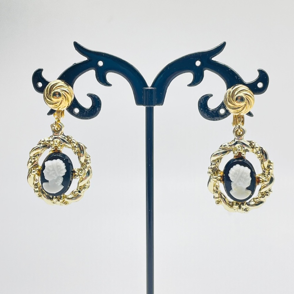 Vintage Judy Lee Cameo Clip On Earrings Gold Tone Black White Signed Retro
